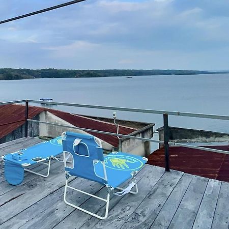 Hostal Inn 2 Флорес Екстериор снимка