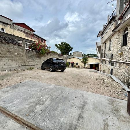 Hostal Inn 2 Флорес Екстериор снимка
