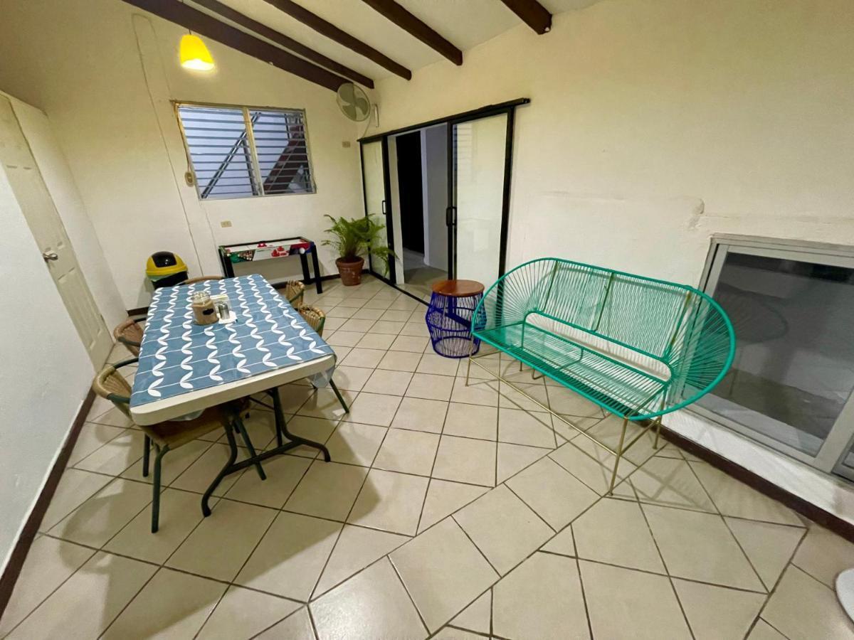 Hostal Inn 2 Флорес Екстериор снимка