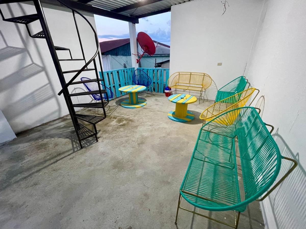 Hostal Inn 2 Флорес Екстериор снимка