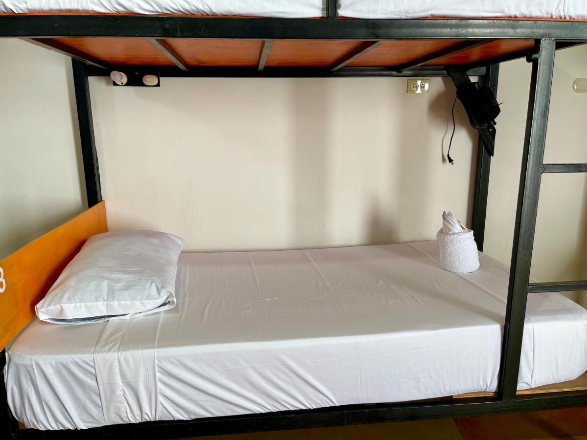 Hostal Inn 2 Флорес Екстериор снимка